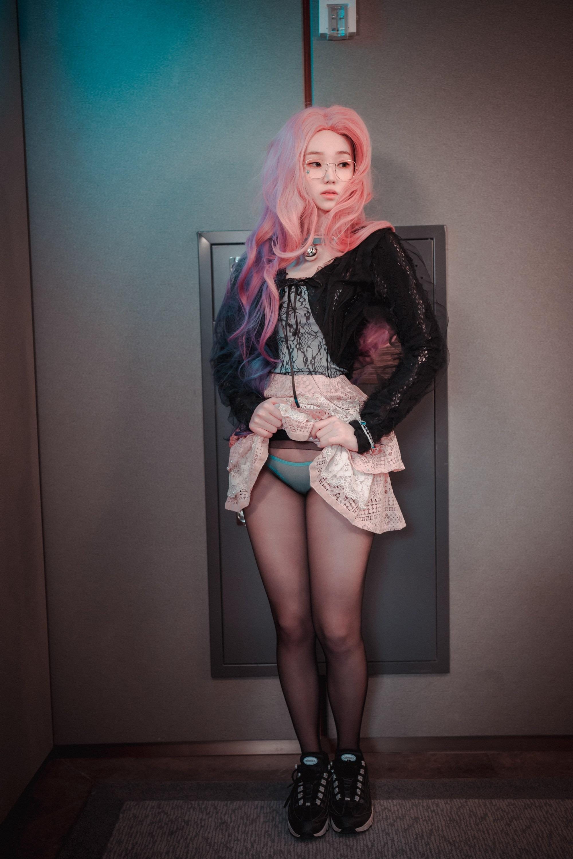 Bambi 밤비 sexy high cut uniform look
